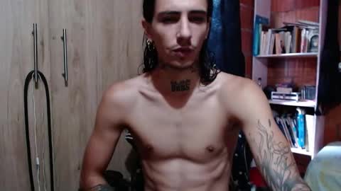 kyleer77 online show from November 9, 2025, 8:40 pm