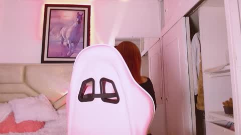 kylia_ml online show from October 30, 2025, 12:01 am