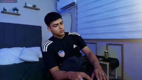 Kyliam online show from July 3, 2026, 1:23 am