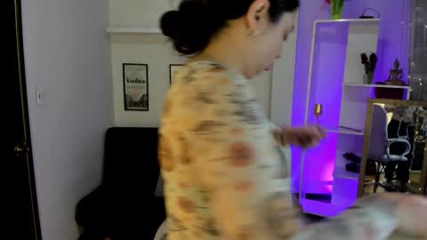 Snapshot of kylie_fire chatting on September 10, 2025, 1:22 pm kylie online show from September 10, 2025, 1:22 pm