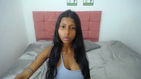 kylie_hot34 online show from January 9, 2025, 11:24 pm