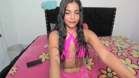 kylie_hot34 online show from September 16, 2025, 8:54 pm