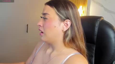  KYLIE  online show from October 3, 2025, 2:41 am