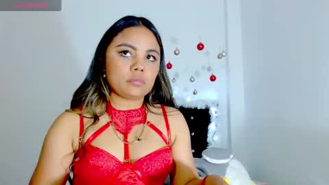 Paola online show from December 5, 2024, 6:44 pm