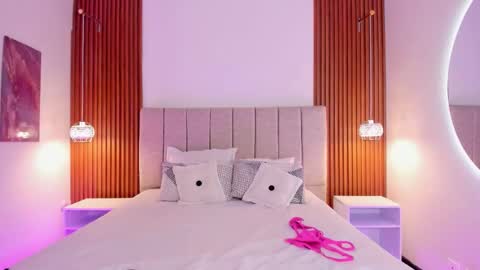 kloe sofia online show from February 3, 2026, 12:10 pm