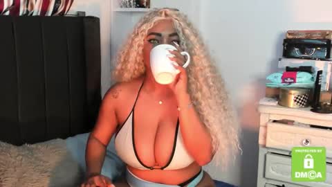 kylie white boobs online show from November 25, 2025, 4:29 pm