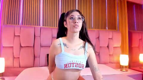  KYLIE  online show from November 28, 2025, 4:31 pm