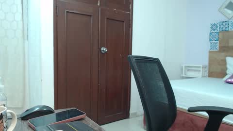 Kylie online show from December 15, 2025, 11:03 am