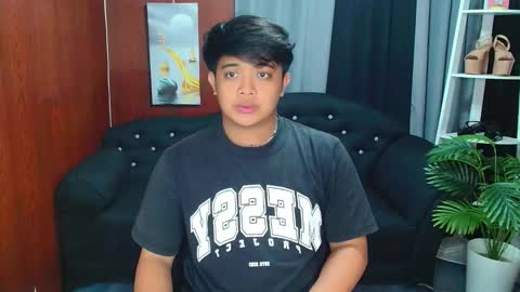 Snapshot of kyll_collins chatting on November 6, 2025, 7:53 am kyll_collins online show from November 6, 2025, 7:53 am