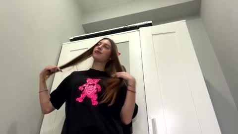 Snapshot of kymberlyrosenlof chatting on February 26, 2026, 7:18 am Selena online show from February 26, 2026, 7:18 am