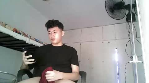 Snapshot of kymer24 chatting on October 24, 2025, 1:40 pm john online show from October 24, 2025, 1:40 pm