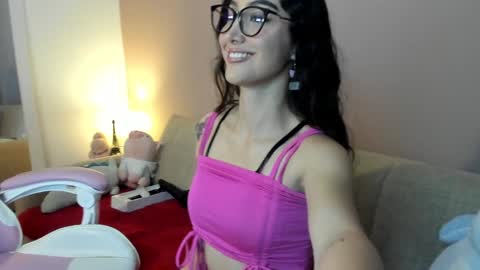 Kym Giraldo online show from December 17, 2024, 7:18 am