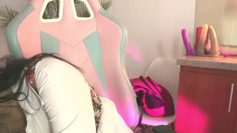 Kyomi online show from January 17, 2025, 2:18 pm