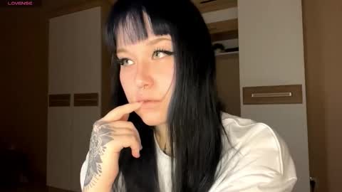 Snapshot of kyongsevenbergen chatting on October 27, 2025, 7:34 am Eva online show from October 27, 2025, 7:34 am