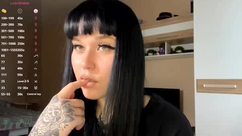 Snapshot of kyongsevenbergen chatting on November 10, 2025, 6:23 am Eva online show from November 10, 2025, 6:23 am