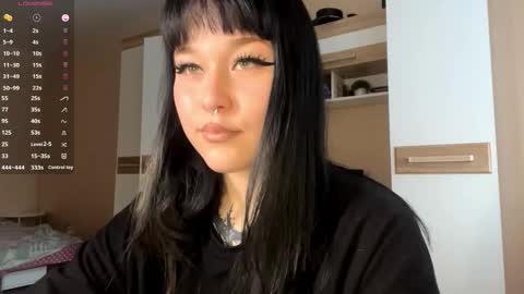 Snapshot of kyongsevenbergen chatting on November 23, 2025, 10:37 am Eva online show from November 23, 2025, 10:37 am