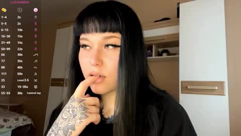 Snapshot of kyongsevenbergen chatting on November 30, 2025, 10:30 am Eva online show from November 30, 2025, 10:30 am