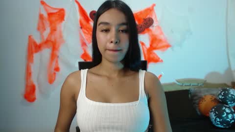 Kyra  online show from October 22, 2025, 12:38 pm