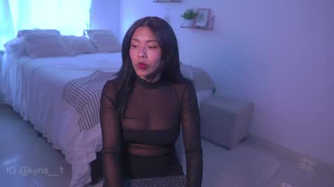 schedule 300 pm - 1100pm colombia time online show from February 7, 2025, 9:48 pm