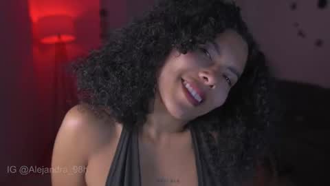 schedule 300 pm - 1100pm colombia time online show from October 17, 2025, 11:29 pm