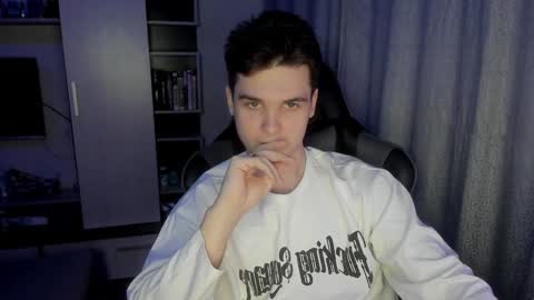 Kyroro online show from December 19, 2024, 10:00 pm