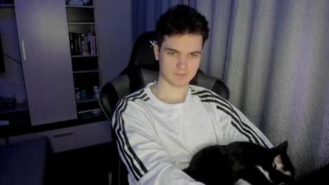 Kyroro online show from December 21, 2024, 8:54 pm