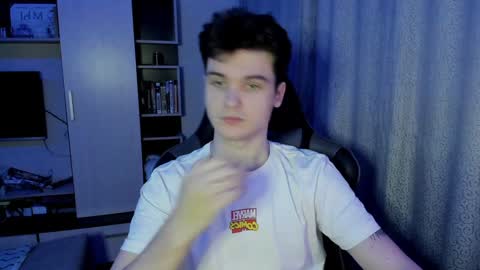 Kyroro online show from January 6, 2025, 8:07 pm