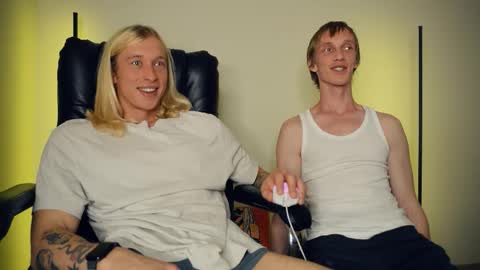 Snapshot of l_adonis_l chatting on October 8, 2025, 6:11 am Adonis online show from October 8, 2025, 6:11 am