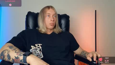 Snapshot of l_adonis_l chatting on November 5, 2025, 4:45 am Adonis online show from November 5, 2025, 4:45 am