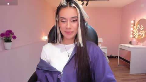 Snapshot of la_monitora chatting on June 2, 2026, 11:45 am T A T I A N A online show from June 2, 2026, 11:45 am