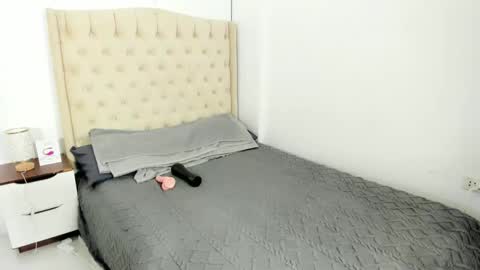 Snapshot of la_vida_lena_ chatting on January 2, 2025, 8:28 am la_vida_lena_ online show from January 2, 2025, 8:28 am