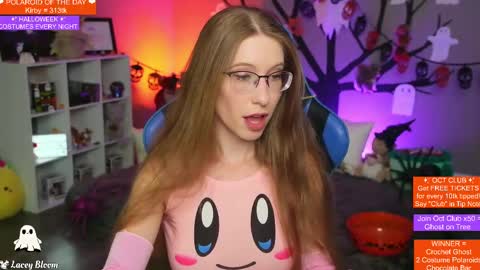 Lacey Bloom online show from October 27, 2025, 1:20 am