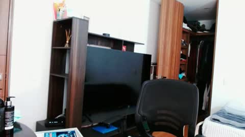 Jazmin online show from March 15, 2026, 2:23 pm