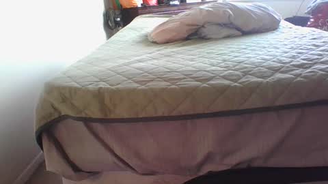 lachickadelbronx online show from March 4, 2025, 8:49 pm