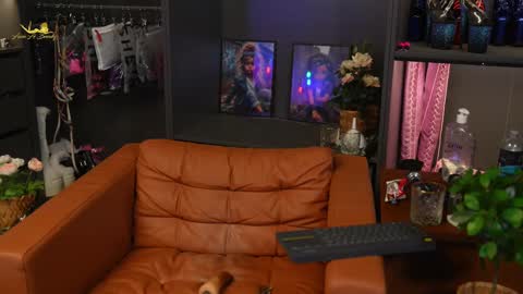 Snapshot of lacie_le_beauty chatting on February 16, 2025, 5:15 pm Latex Lacie online show from February 16, 2025, 5:15 pm