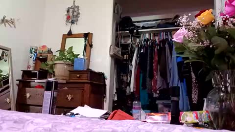 lacybell online show from February 19, 2025, 1:18 am