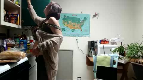 lacybell online show from March 10, 2025, 5:22 am