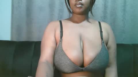lady_dearra online show from May 17, 2026, 2:53 am