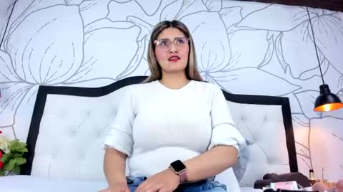 LADY  online show from June 28, 2026, 2:06 am