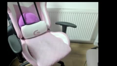 Snapshot of lady_lyanna chatting on February 15, 2025, 3:20 am Lady Lyanna online show from February 15, 2025, 3:20 am