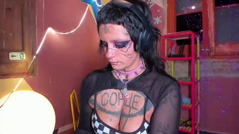 Snapshot of lady_sontse_ chatting on November 9, 2025, 7:34 pm Mia online show from November 9, 2025, 7:34 pm