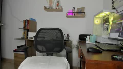 Sophie   online show from September 20, 2025, 8:32 pm