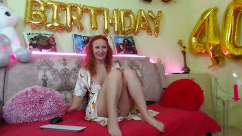 Snapshot of ladybigsmile chatting on January 23, 2025, 8:45 pm Sima Ladybigsmile online show from January 23, 2025, 8:45 pm
