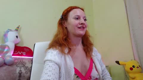 Snapshot of ladybigsmile chatting on February 9, 2025, 12:39 am Sima Ladybigsmile online show from February 9, 2025, 12:39 am