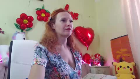 Snapshot of ladybigsmile chatting on February 18, 2025, 6:26 am Sima Ladybigsmile online show from February 18, 2025, 6:26 am