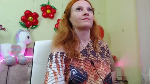 Snapshot of ladybigsmile chatting on February 22, 2025, 6:52 pm Sima Ladybigsmile online show from February 22, 2025, 6:52 pm