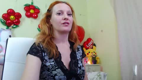 Snapshot of ladybigsmile chatting on February 25, 2025, 11:00 pm Sima Ladybigsmile online show from February 25, 2025, 11:00 pm