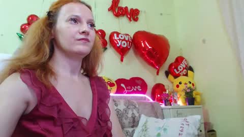 Snapshot of ladybigsmile chatting on March 4, 2025, 3:22 am Sima Ladybigsmile online show from March 4, 2025, 3:22 am