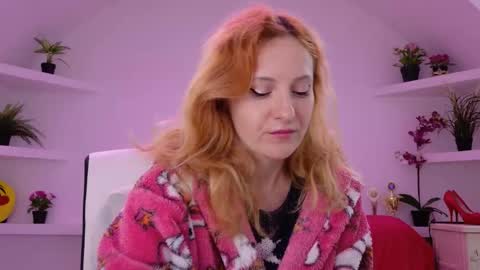 Snapshot of ladybigsmile chatting on September 15, 2025, 2:00 am Sima Ladybigsmile online show from September 15, 2025, 2:00 am