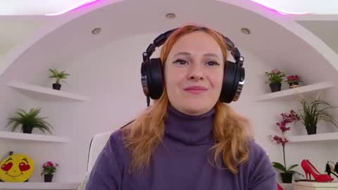 Snapshot of ladybigsmile chatting on September 18, 2025, 6:26 am Sima Ladybigsmile online show from September 18, 2025, 6:26 am